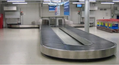 Gepäckförderbandsystem am Flughafen